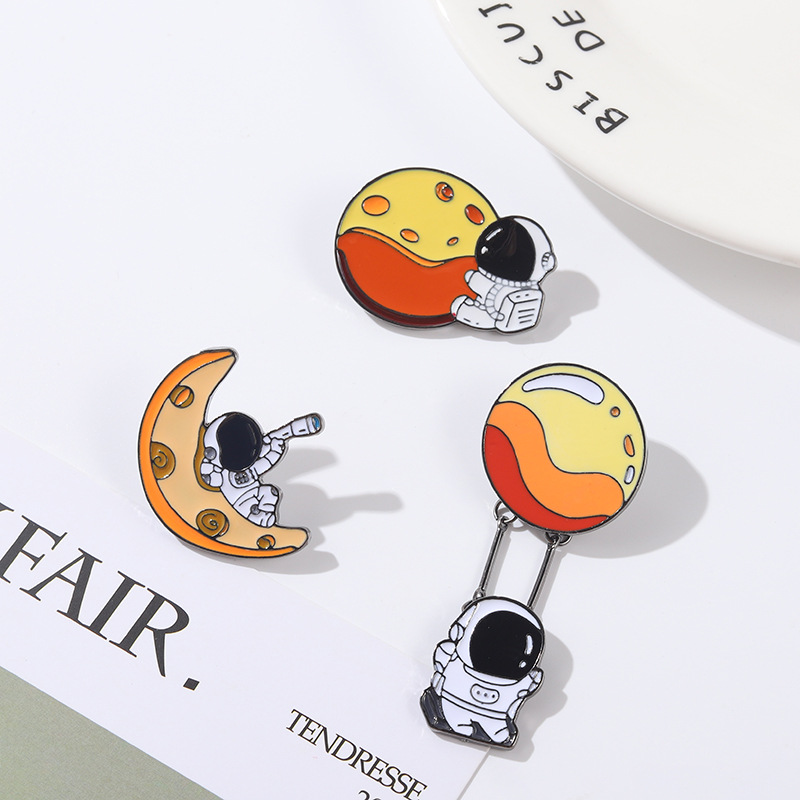 Astronaut Enamel Pin Custom Pl - огляд і ціна Embroidery Bali