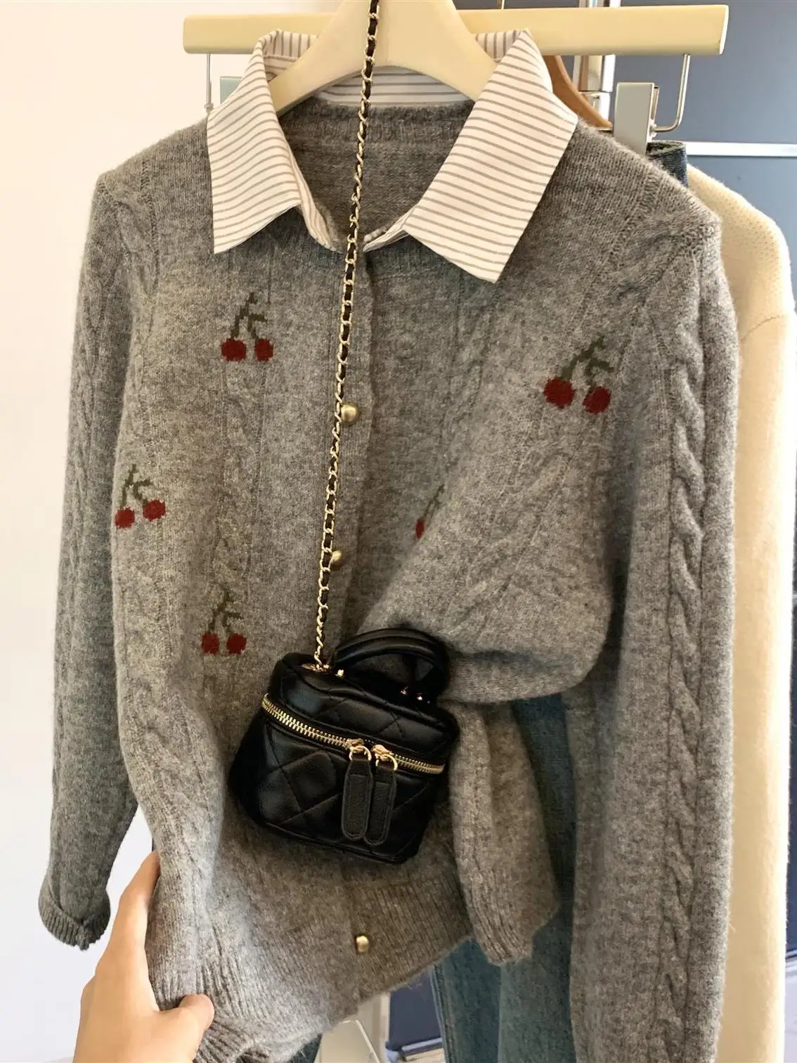 Women's Loose Knitted Sweater  - огляд і ціна Embroidery Rose
